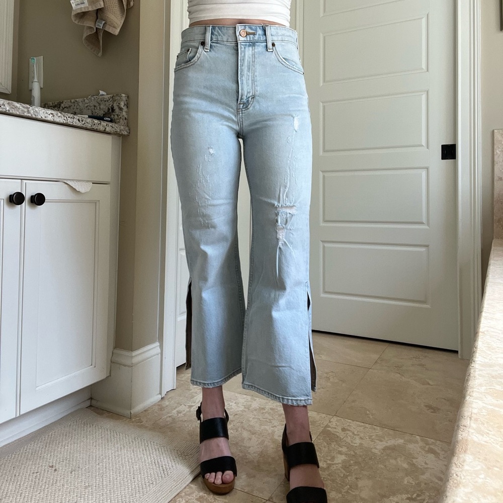 Lucky Brand Light Wash Jeans - Picture 5 of 10